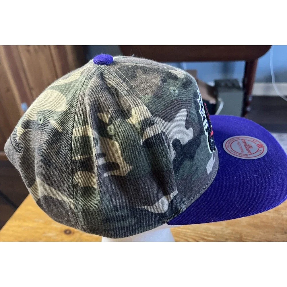 Mitchell & Ness used snapback